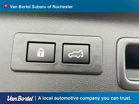 Used 2025 Subaru Forester Premium AWD/4WD image 26
