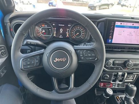 Used 2025 Jeep Wrangler Unlimited Rubicon w/ XTREMEE 35" Tire Package image 10