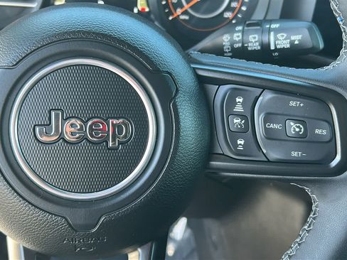 Used 2025 Jeep Wrangler Unlimited Sport AWD/4WD image 20