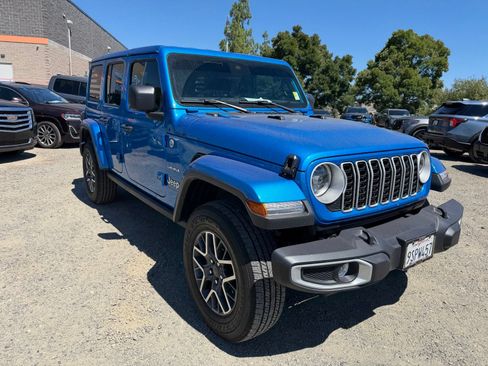 Used 2024 Jeep Wrangler Unlimited Sahara AWD/4WD image 7