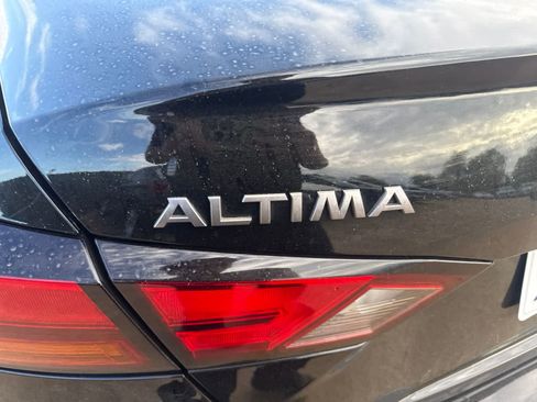 Used 2023 Nissan Altima 2.5 SV FWD image 13