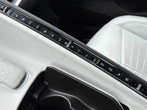 Used 2020 Chevrolet Corvette Stingray Preferred Conv w/ 2LT Preferred Equipment Group RWD image 23