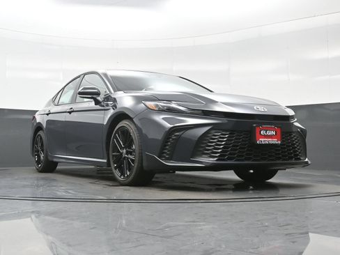 Used 2026 Toyota Camry SE FWD image 27