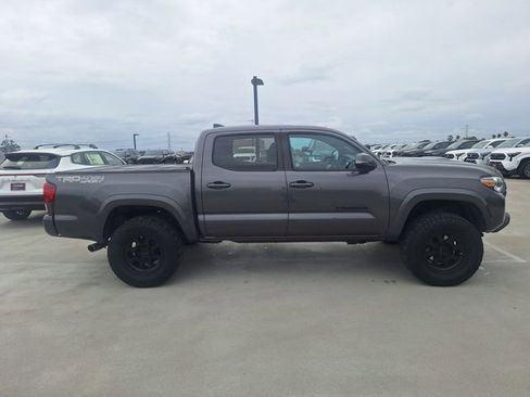 Used 2019 Toyota Tacoma TRD Sport w/ Technology Package AWD/4WD image 4