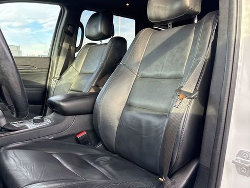 Used 2018 Jeep Grand Cherokee Limited image 9