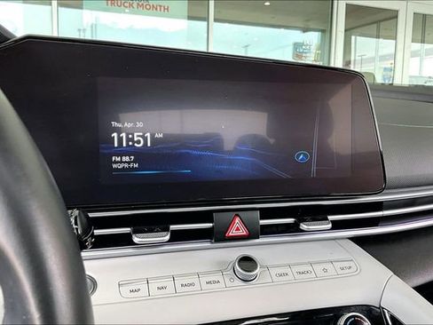 Used 2024 Hyundai Elantra Limited FWD image 22