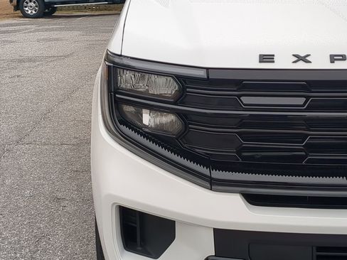 New 2026 Ford Expedition Platinum w/ Stealth Performance Package AWD/4WD image 8