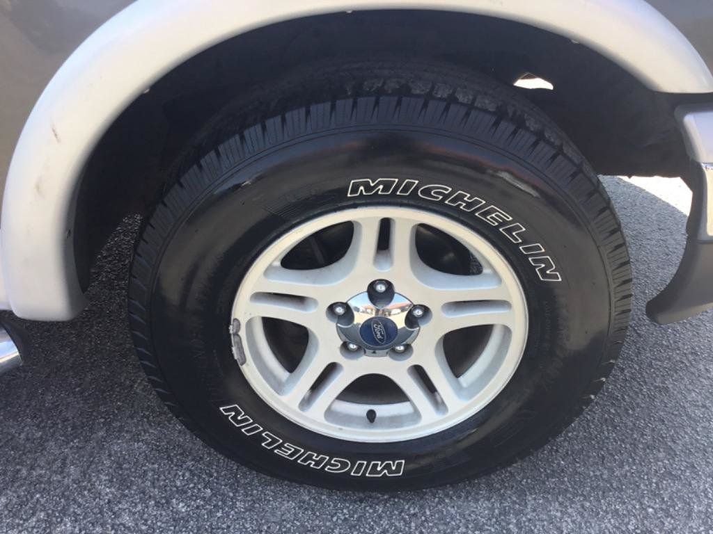 Used 2002 Ford F150 XLT RWD image 11