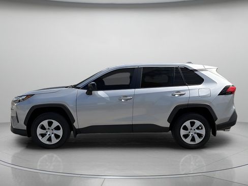 Used 2024 Toyota RAV4 LE FWD image 5