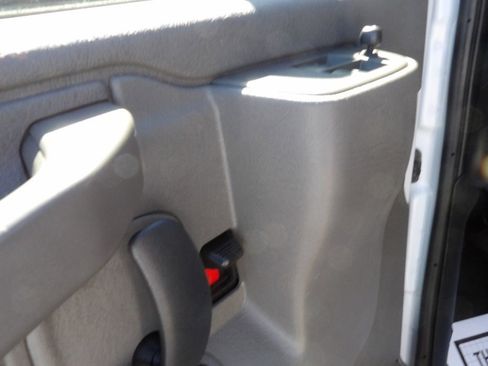 Used 2024 Chevrolet Express 2500 w/ Driver Convenience Package RWD image 13