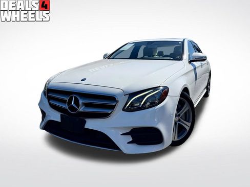 Used 2017 Mercedes-Benz E 300 4MATIC image 1