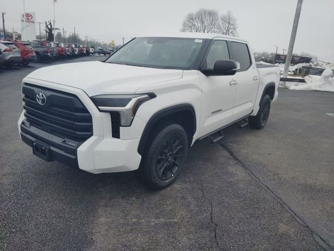 New 2026 Toyota Tundra SR5 image 2