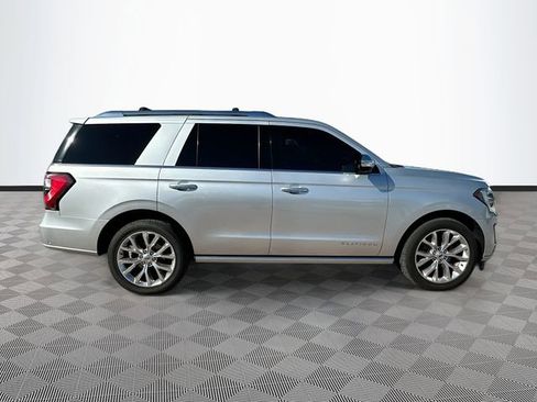 Used 2019 Ford Expedition Platinum RWD image 4