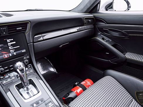 Used 2019 Porsche 911 GT3 RS RWD image 95
