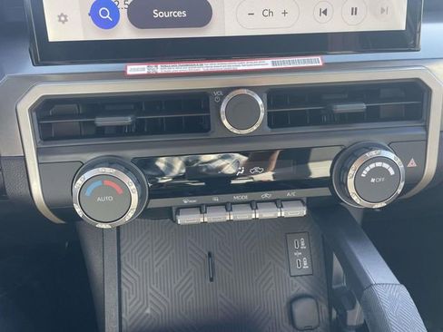 Used 2025 Toyota Tacoma TRD Sport image 28