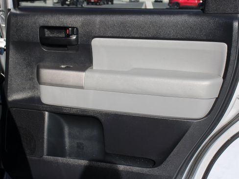 Used 2016 Toyota Sequoia SR5 image 18