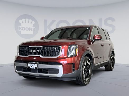 Used 2024 Kia Telluride EX w/ EX Captain's Chair Package AWD/4WD image 1