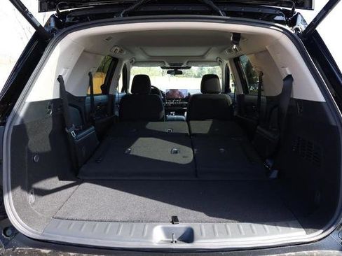 New 2026 Nissan Pathfinder SV image 7