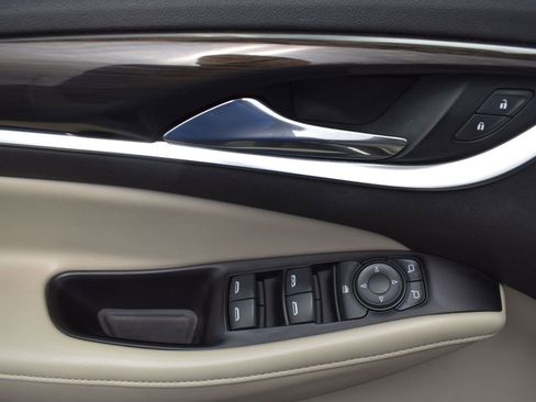 Used 2018 Buick Enclave Essence image 11