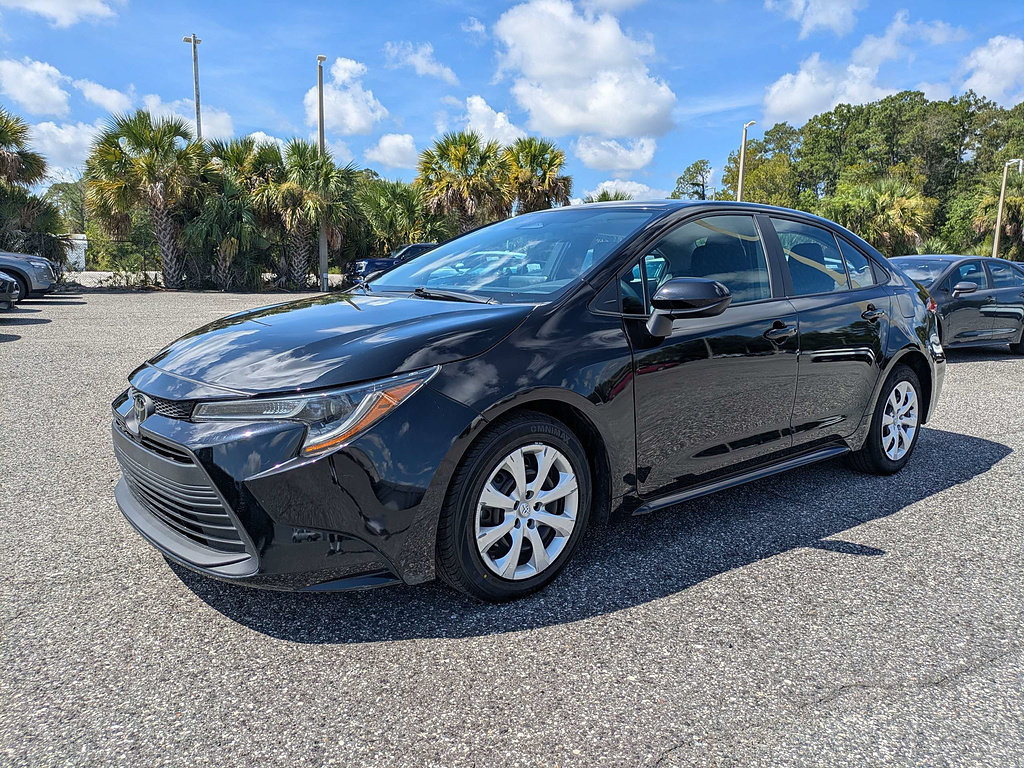 Used 2024 Toyota Corolla LE FWD image 7