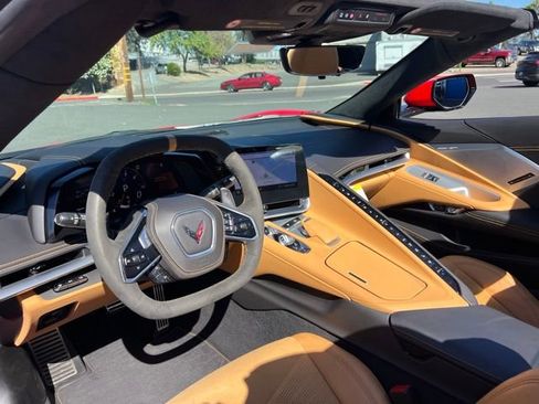 Used 2022 Chevrolet Corvette Stingray Premium Conv w/ Z51 Performance Package RWD image 21