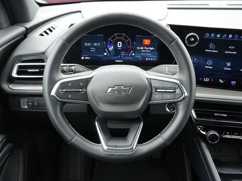 Used 2025 Chevrolet Traverse LT w/ Midnight/Sport Edition FWD image 6