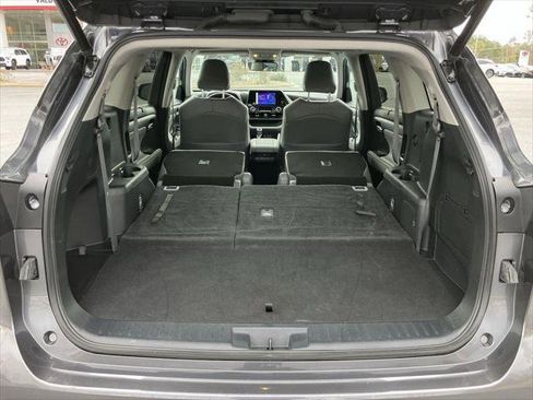 Certified 2023 Toyota Highlander XLE image 27