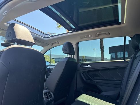 Used 2023 Volkswagen Tiguan SE w/ Panoramic Sunroof Package image 19