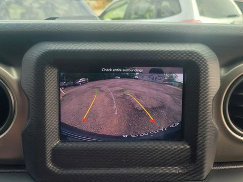 Used 2020 Jeep Wrangler Sport AWD/4WD image 18