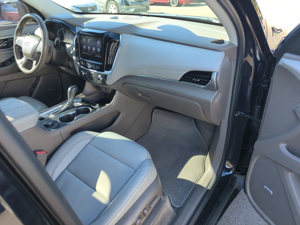 Used 2020 Chevrolet Traverse LT w/ LT Premium Package FWD image 36