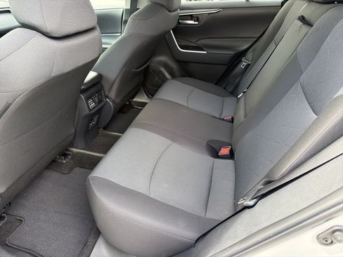Certified 2025 Toyota RAV4 XLE FWD image 30