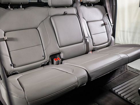 Used 2022 Chevrolet Silverado 3500 LTZ w/ LTZ Convenience Package image 31