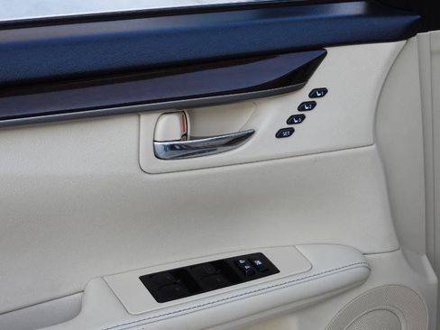 Used 2013 Lexus ES 350 w/ Luxury Pkg image 45