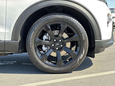 Used 2024 Ford Explorer ST-Line w/ Class IV Trailer Tow Package image 43