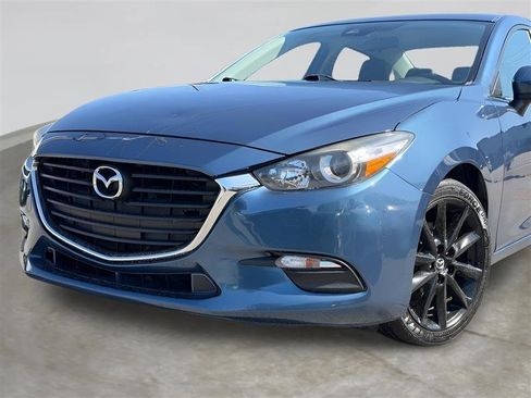 Used 2018 MAZDA MAZDA3 Touring FWD image 5