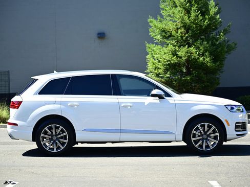 Used 2017 Audi Q7 3.0T Premium Plus w/ Premium Plus Package AWD/4WD image 4