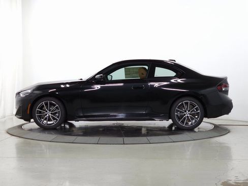 Used 2025 BMW 230i xDrive Coupe w/ Convenience Package AWD/4WD image 4