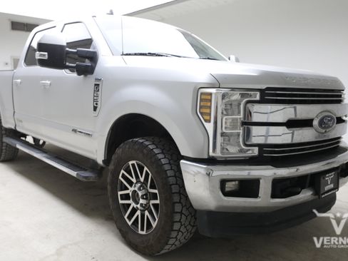 Used 2019 Ford F250 Lariat w/ FX4 Off-Road Package AWD/4WD image 5