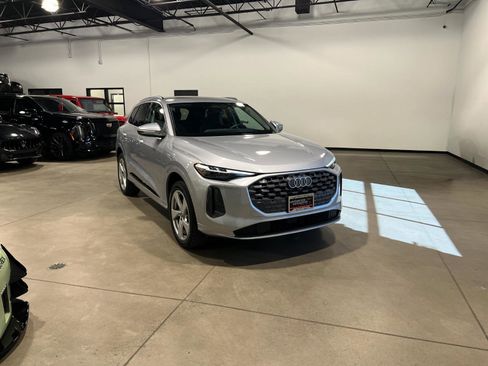 Used 2025 Audi Q5 Premium Plus AWD/4WD image 1