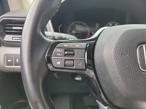 Used 2025 Honda Pilot Touring image 32