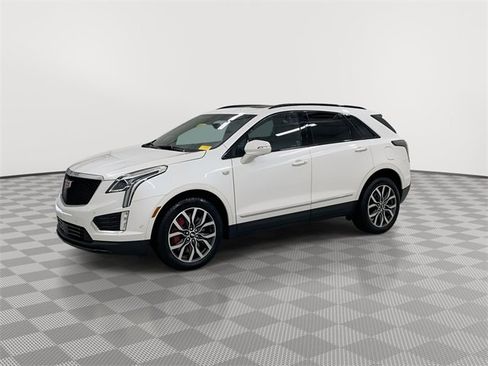 Certified 2025 Cadillac XT5 Sportv w/ Technology Package image 4