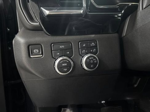 Used 2025 GMC Sierra 1500 SLT AWD/4WD image 17