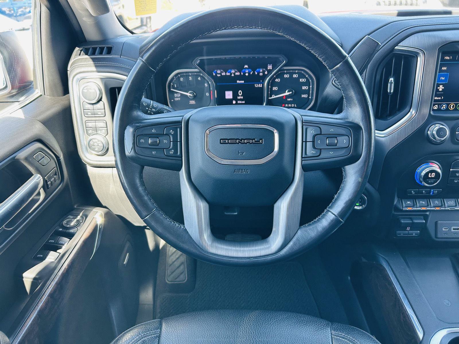 Used 2020 GMC Sierra 1500 Denali w/ Technology Package AWD/4WD image 23