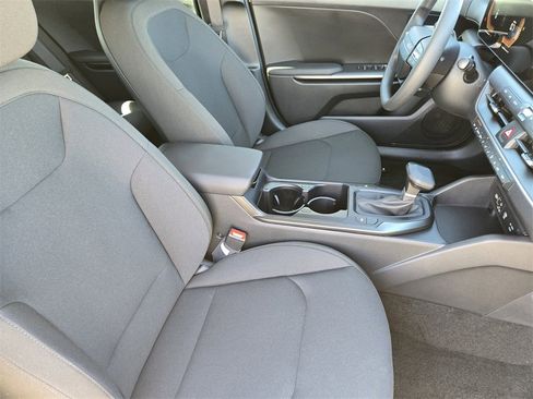 New 2026 Kia K4 LXS image 10