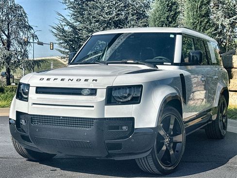Used 2024 Land Rover Defender 130 X-Dynamic SE image 1