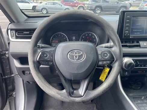 Used 2021 Toyota RAV4 LE image 13
