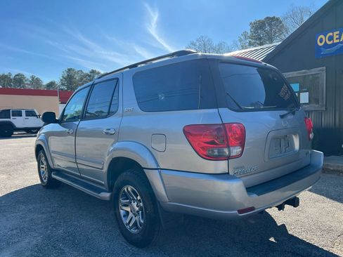 Used 2006 Toyota Sequoia SR5 image 7
