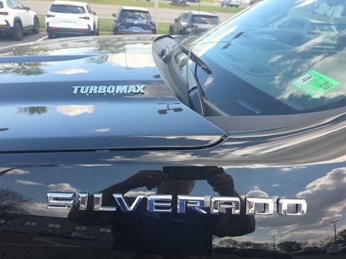 Used 2025 Chevrolet Silverado 1500 W/T w/ WT Value Package image 12