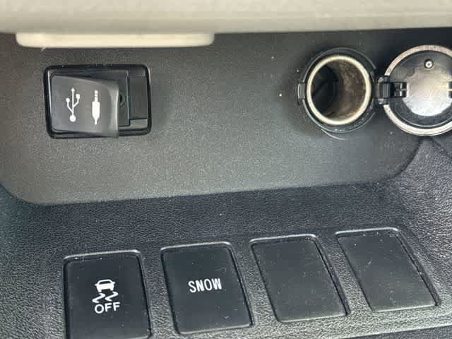 Used 2015 Toyota Highlander Limited Platinum FWD image 28