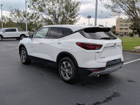 Used 2025 Chevrolet Blazer LT FWD image 5
